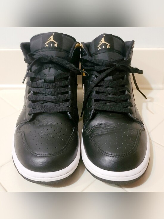 Air Jordan 1 Mid Black Metallic Gold Men\'s Size 9
